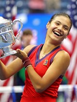 Vo finále ženskej dvojhry na US Open zvíťazila 18-ročná Emma Raducanuová