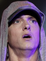 Ve věku 67 let zemřel Eminemův otec
