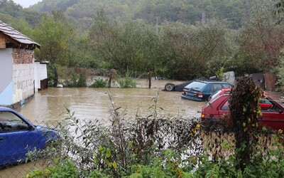 Voda v obci Jezersko strhla mladého muža, záchranári ho našli mŕtveho. Slovensko ničia záplavy a predpovede sú naďalej nepriaznivé