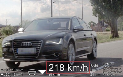 Vodič Audi preletel okolo policajtov rýchlosťou 218 kilometrov za hodinu. Dostal pokutu 800 eur, ktorú na mieste zaplatil
