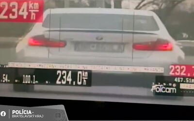Vodič BMW skúšal na slovenskej diaľnici maximálku, tachometer ukázal až 234 km/h. Svoje rozhodnutie hneď oľutoval