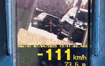 Vodič mal pri Nitre naponáhlo, dostal pokutu 800 eur. Po obci šoféroval rýchlosťou 111 km/h