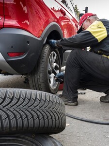 Vodiči, pozor na nové pravidlo: zimné pneumatiky s označením M + S už nestačia. Hrozí pokuta