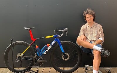 Vojta jezdí na kole i v dopravních špičkách v Praze: „Nejhorší jsou lidé v SUV. Neví, že na silnici nejsou sami“