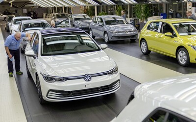 Volkswagen plánuje spustit výrobu v Německu, Hyundai už v Česku vyrábět začal