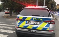 Vražda v Litoměřicích: Policie vyšetřuje smrt muže, po incidentu zbyl jen cákanec od krve na fasádě