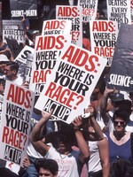 Všichni kolem vás umírali. Jak Ronald Reagan nečinně přihlížel epidemii AIDS a umírání celé generace dětí