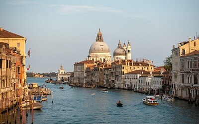Vstupné do Benátok sa bude vyberať aj naďalej. Počas niektorých dní sa jeho cena zdvojnásobí