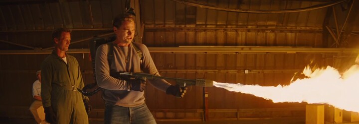 Tenkrát v Hollywoodu: Jediná CGI scéna, easter eggy a odkazy na Tarantinovy filmy, kterých sis mohl (ne)všimnout
