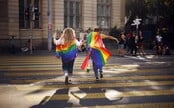 Vyčlenit dítě z výuky o LGBT? Podle ministerstva to není možné