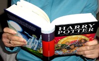 Vydavatel knih Harryho Pottera hlásí rekordní zisky. Pomohl TikTok