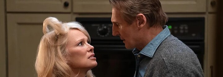 Vyšiel nový trailer na The Naked Gun. V reboote kultovej komédie zažiari Liam Neeson aj zvodná Pamela Anderson
