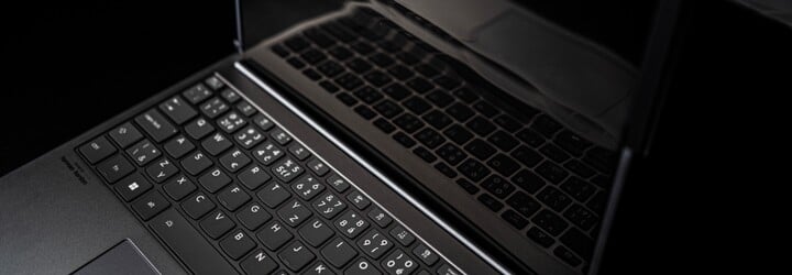 Vyskúšala som prvý notebook na svete s rolovacím displejom za viac ako 4 000 €. Toto ma na ňom najviac prekvapilo