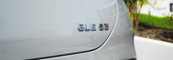 Vyskúšali sme vynovený Mercedes GLE v dvoch verziách. Bezkonkurenčný plug-in hybrid a krásne AMG s parádnym zvukom