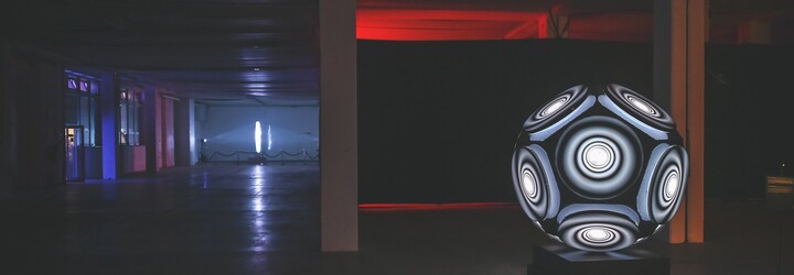 Výstava Resonance of light v Inchebe ti ukáže hypnotické diela, z ktorých nespustíš oči