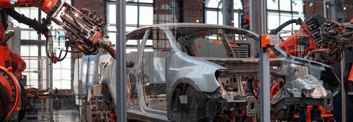 WTO hlásí horší vyhlídky na světový obchod. Obchodní válka s Ruskem pokračuje, dopadne na potraviny a automobily