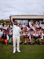 Will Smith sa v Poľsku stretol s bývalým prezidentom. Folklórny súbor mu zaspieval hit z Men in Black