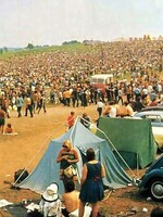 Woodstock 50 za 30 miliónov dolárov zrušili mesiac pred termínom. Očakávalo sa, že príde 100 000 ľudí