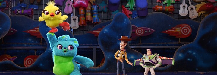 Woody opouští svůj život a touží po změně. Emotivní Toy Story 4 od Pixaru tě nostalgicky zničí