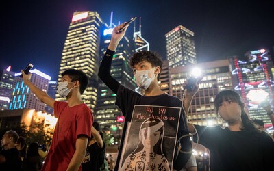 YouTube, Twitter aj Facebook blokujú čínsku propagandu proti demonštráciám v Hongkongu