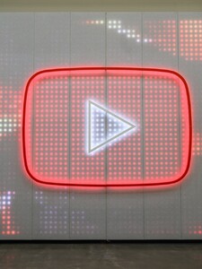 YouTube zavádí zásadní novinku. Když porušíš zákaz, čeká tě omezení sledování videí