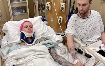 Youtuber Jeffree Star měl vážnou autonehodu, v nemocnici leží se zlomenou páteří