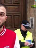 Youtubera MikeJePan zatkla policie na benzince, je podezřelý z vydírání