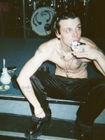 Yungblud: „Tlak na to být muž mě málem zničil,“ řekl v intimním rozhovoru