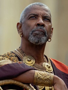 Z Gladiátora 2 se vystřihla žhavá scéna. Denzel Washington v ní políbil muže