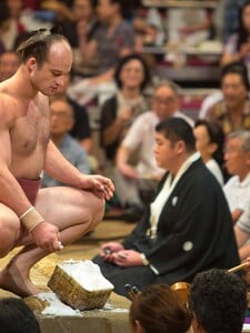 Z Prahy mezi nejlepší sumo zápasníky. Příběh Pavla Bojara, Čecha, který dobyl Japonsko