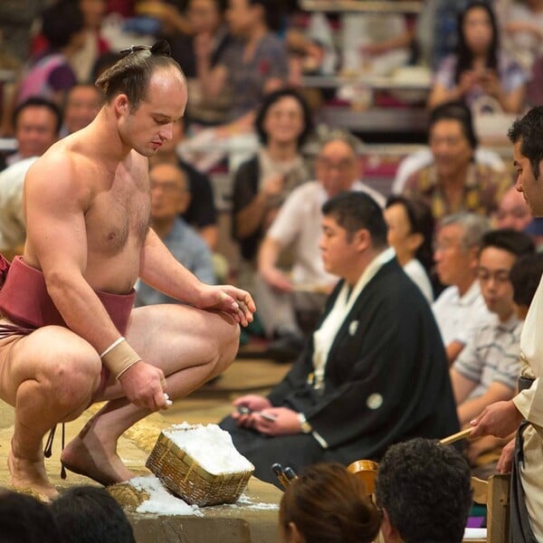 Z Prahy mezi nejlepší sumo zápasníky. Příběh Pavla Bojara, Čecha, který dobyl Japonsko