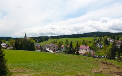 Z měst má nejméně obyvatel krušnohorská Přebuz, žije zde 77 lidí