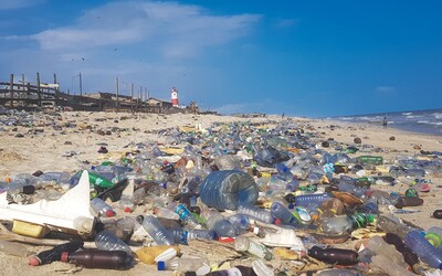 Z oceánu vylovili vyše 700 kilogramov odpadu. Prekonali rekord a zapísali sa do Guinnessovej knihy
