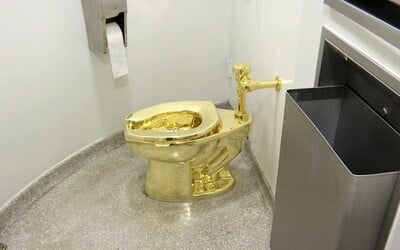 Z rodného domu Winstona Churchilla ukradli zlatý záchod za 29 milionů korun