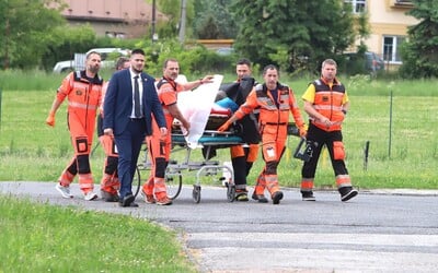 ZÁZNAM: Premiér Robert Fico má už po operácii. Je v stabilizovanom stave