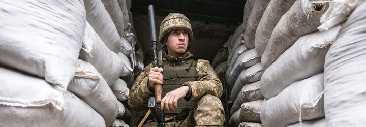 ZÁZNAM: Válka Ukrajina – Rusko: Sabotážní jednotky jsou již v Kyjevě, řekl Zelenskyj. Očekávaný útok má přijít v noci