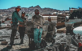 ŽEBŘÍČEK: Tohle jsou ty nejnebezpečnější profese na světě. Najdeš tu letušky i horníky