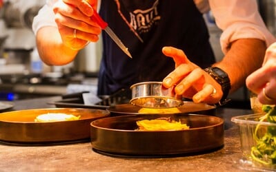 ŽEBŘÍČEK: Turisté vybírali nejlepší restaurace světa. Vyhrál málo známý podnik v Praze