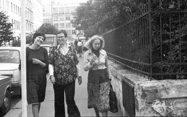 Za Chartou 77 byly i odhodlané ženy. Na jejich ramenech stál disent i domácnosti zároveň