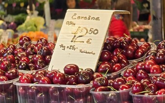 Za kilo čerešní aj 25 eur. Prečo sú ceny na trhoch také vysoké?
