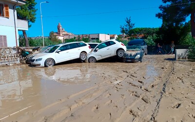 Za pár hodín spadlo 400 milimetrov zrážok. Povodne v Taliansku si vyžiadali minimálne 10 obetí