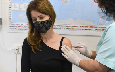 Zaberá očkovanie proti variantu omikron? Vedci majú dobré aj zlé správy
