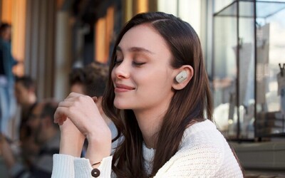 Zapomeň na AirPods. Bezdrátová sluchátka od Sony přicházejí s funkcemi, které nemají ani ty od Applu