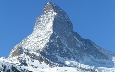 Záchranáře zaměstnali na 14 hodin. Dva turisté šli na horu Matterhorn jen v polobotkách a teplácích