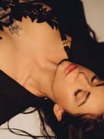 Zadarmo tetuje ženy, ktoré prišli o prsníky: Evelin mení jazvy na umenie (REFRESHER ART)