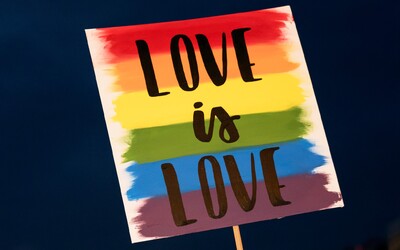 Zákaz „propagace homosexuality“. Ruská Státní duma schválila zpřísnění zákona proti LGBTQ+ komunitě
