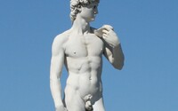 Žákům 6. třídy ukázala slavnou sochu Davida a musela rezignovat. Rodiče to nazvali pornem