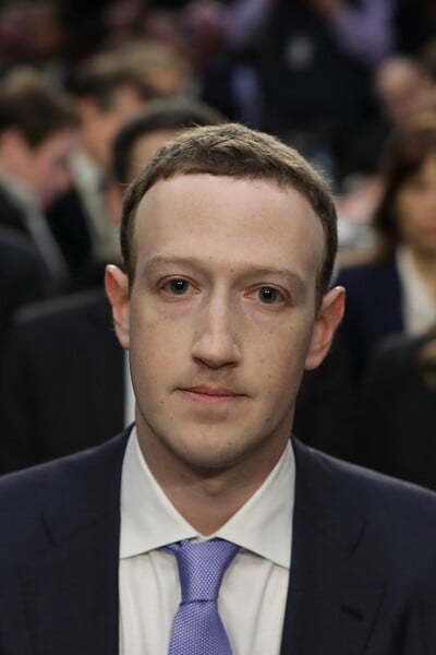 Zaměstnanci Mety měli stáhnout 2 400 pornofilmů pro trénink AI. Brání se, že šlo o „soukromé účely“