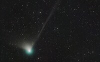 Zelená kometa bude v Česku pozorovatelná už ve čtvrtek v noci. Kdy budou nejlepší podmínky pro sledování pouhým okem?