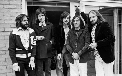 Zemřel John Gosling, bývalý člen rockové kapely The Kinks. Kolegové mu vzdávají hold